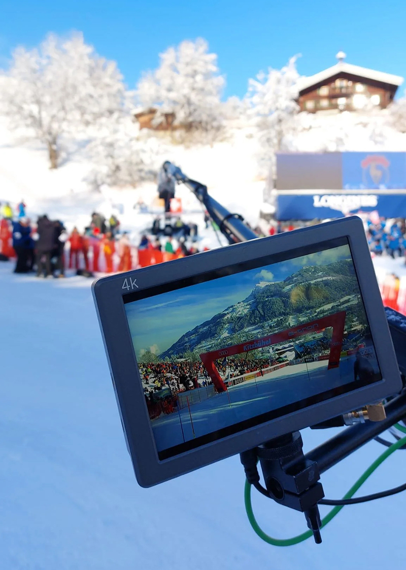 雪道瞬时速递：Polecam 鱼竿摇臂精准捕捉滑雪赛事高光镜头